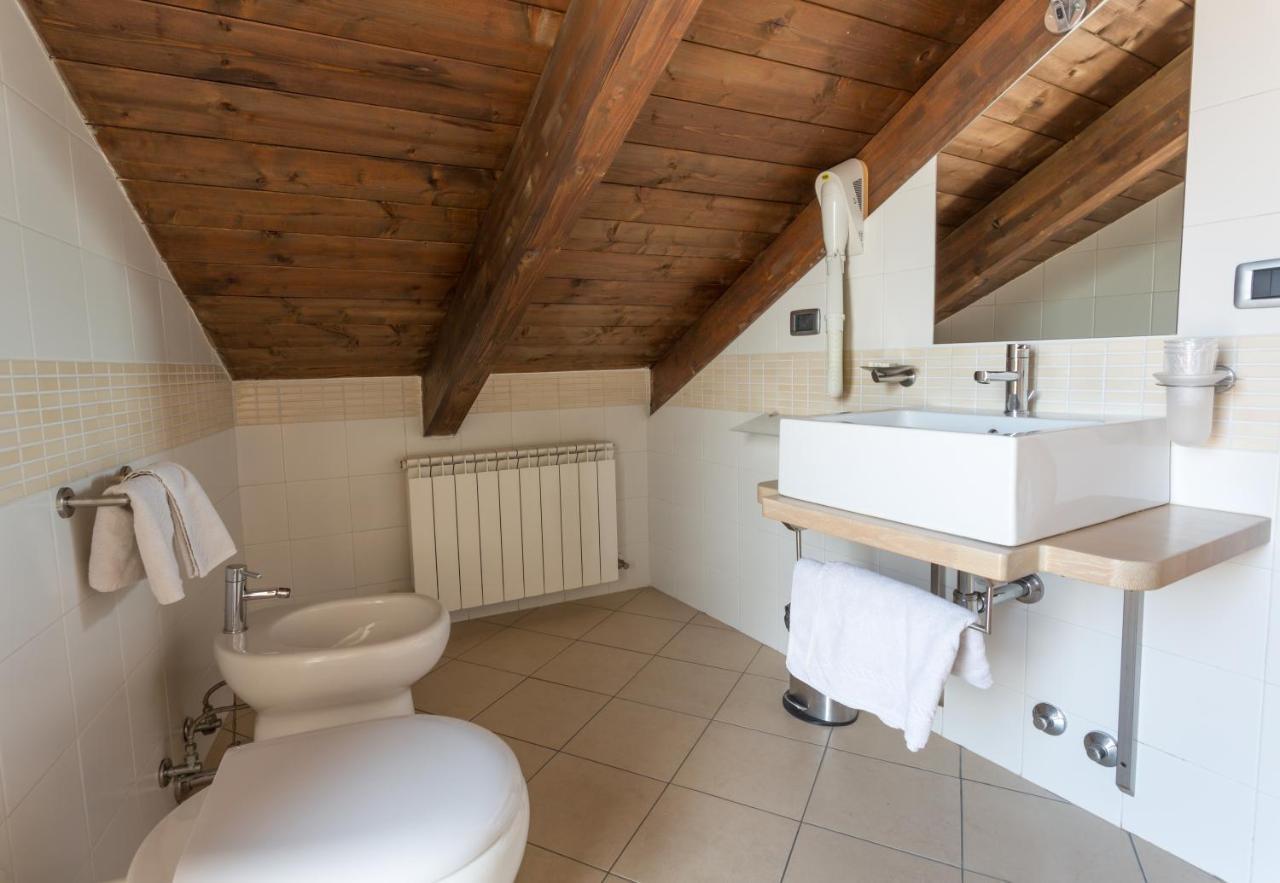 Hotel Conte Ruggero Serra San Bruno Bagian luar foto