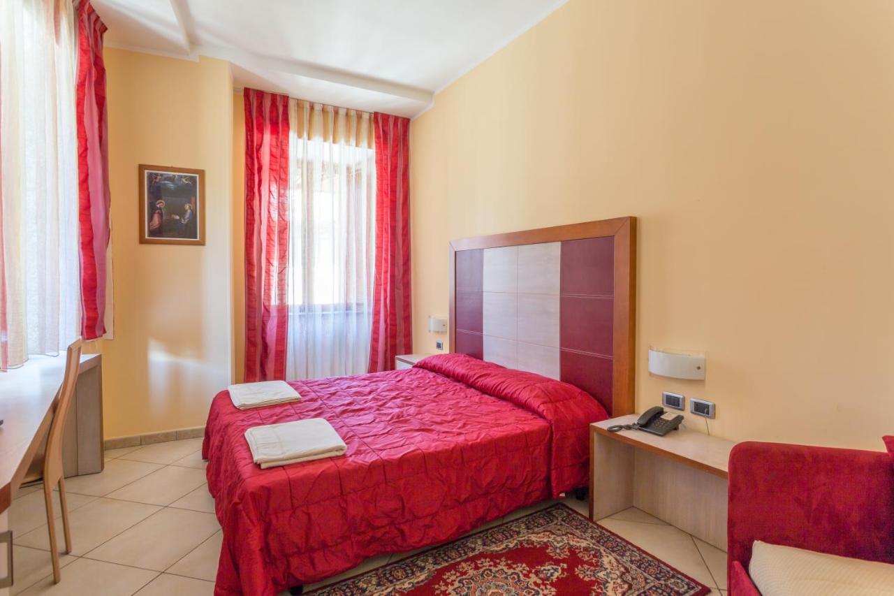 Hotel Conte Ruggero Serra San Bruno Bagian luar foto