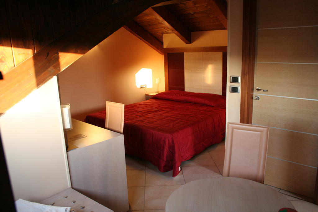 Hotel Conte Ruggero Serra San Bruno Ruang foto