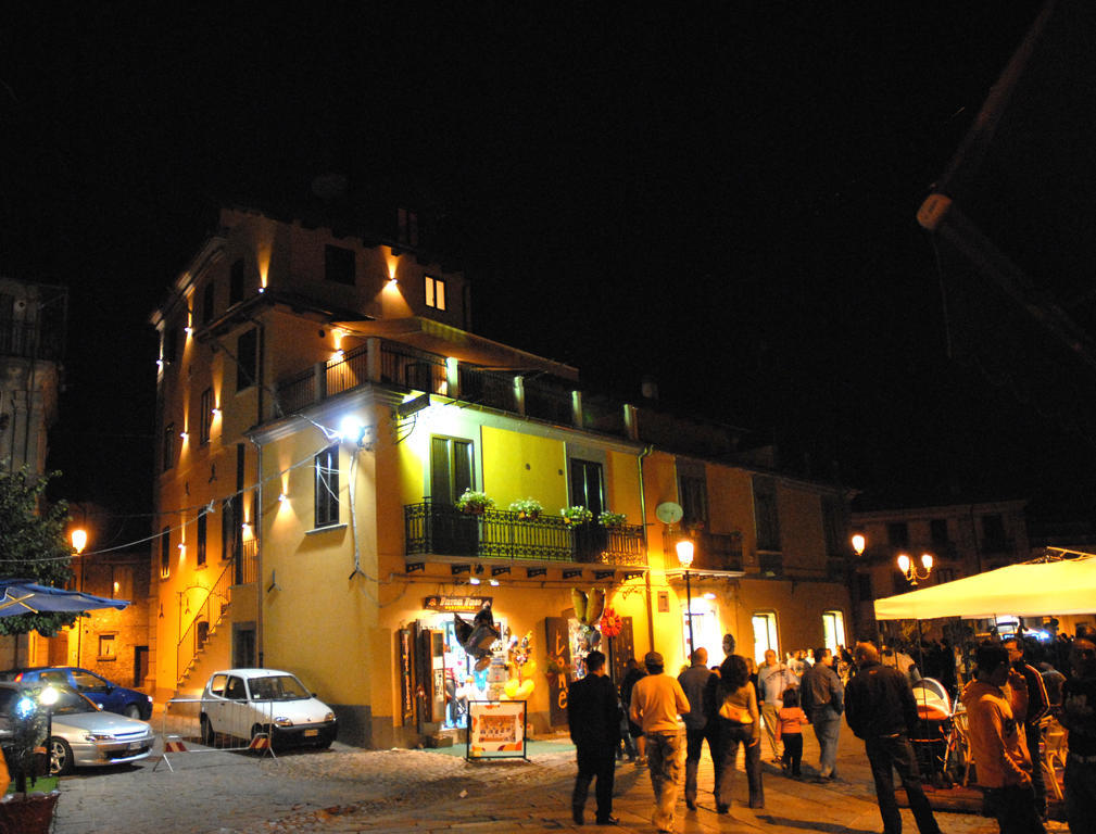 Hotel Conte Ruggero Serra San Bruno Bagian luar foto