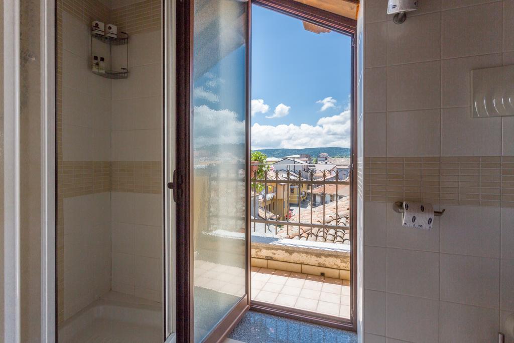 Hotel Conte Ruggero Serra San Bruno Bagian luar foto