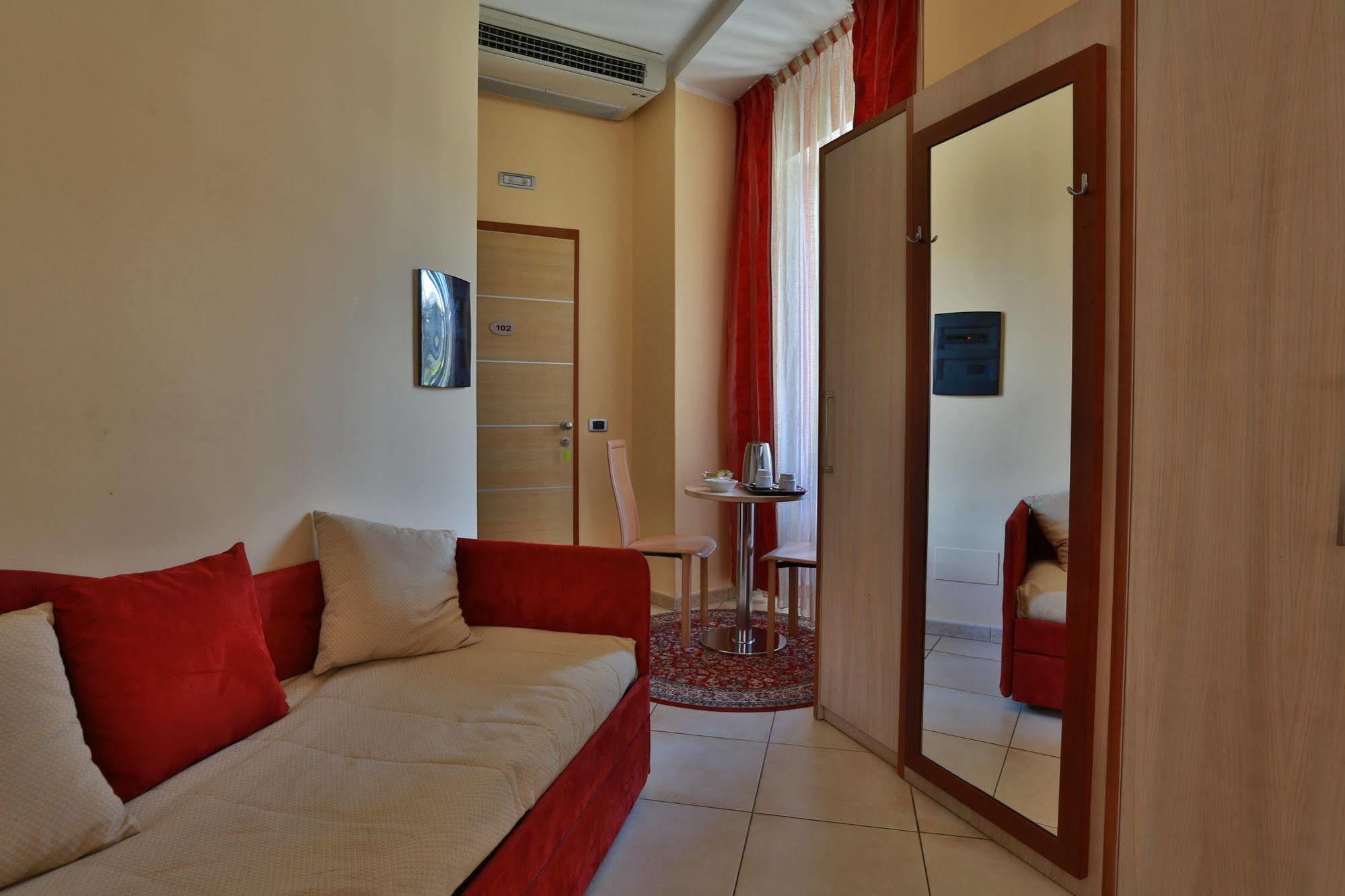 Hotel Conte Ruggero Serra San Bruno Bagian luar foto