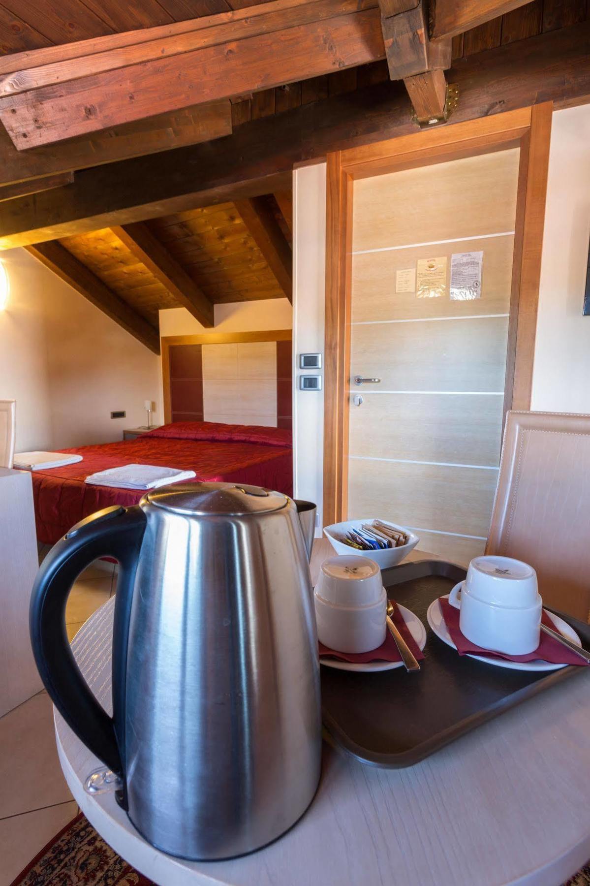 Hotel Conte Ruggero Serra San Bruno Bagian luar foto