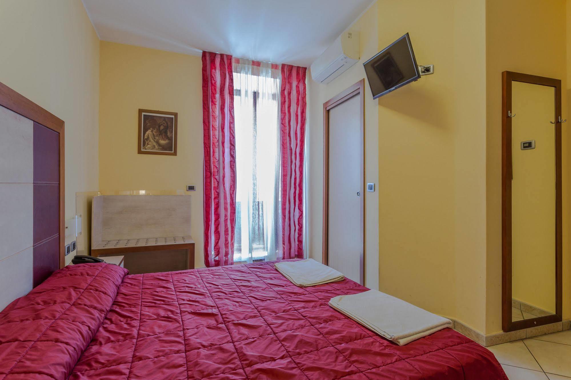 Hotel Conte Ruggero Serra San Bruno Bagian luar foto