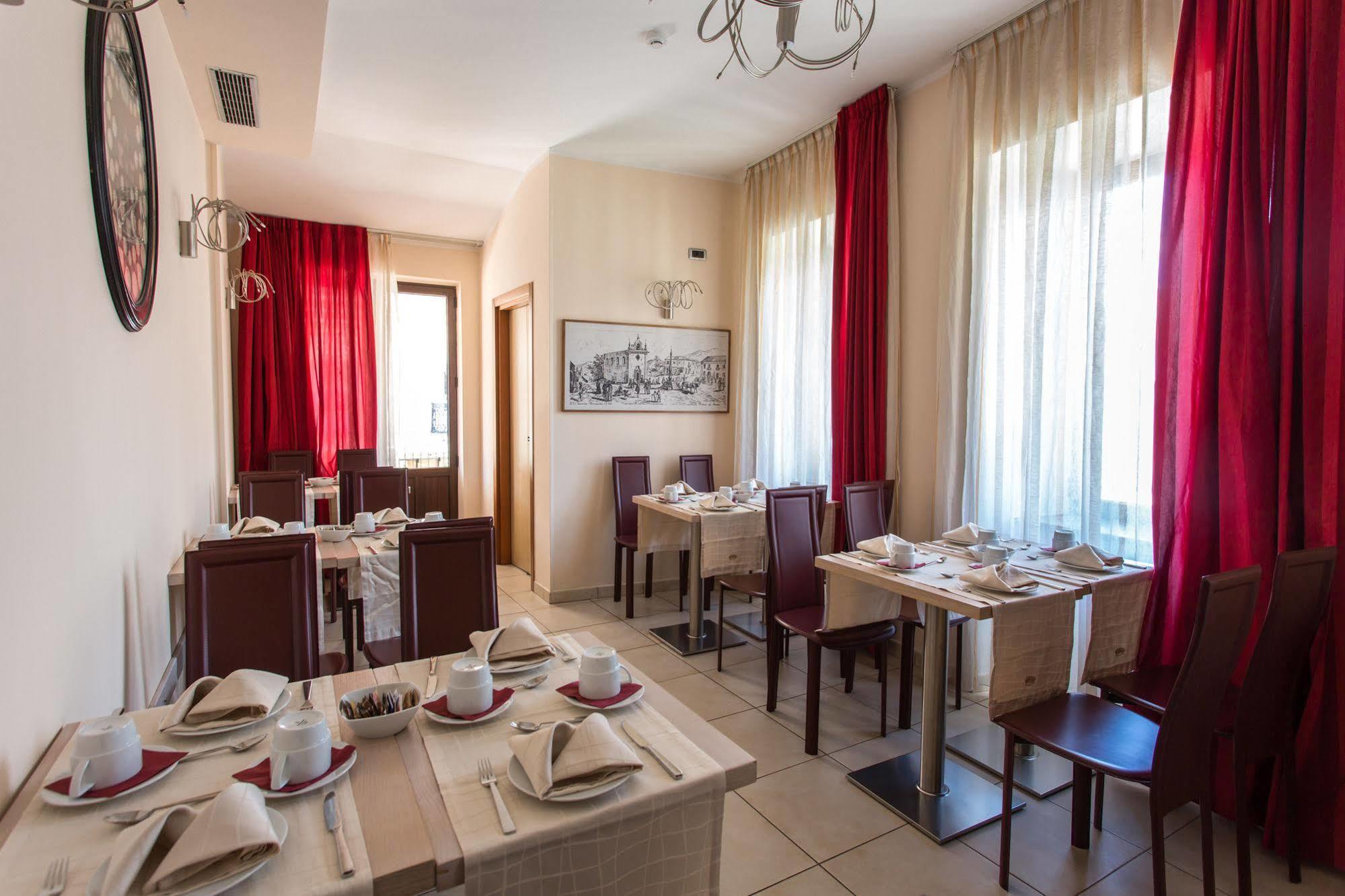 Hotel Conte Ruggero Serra San Bruno Bagian luar foto