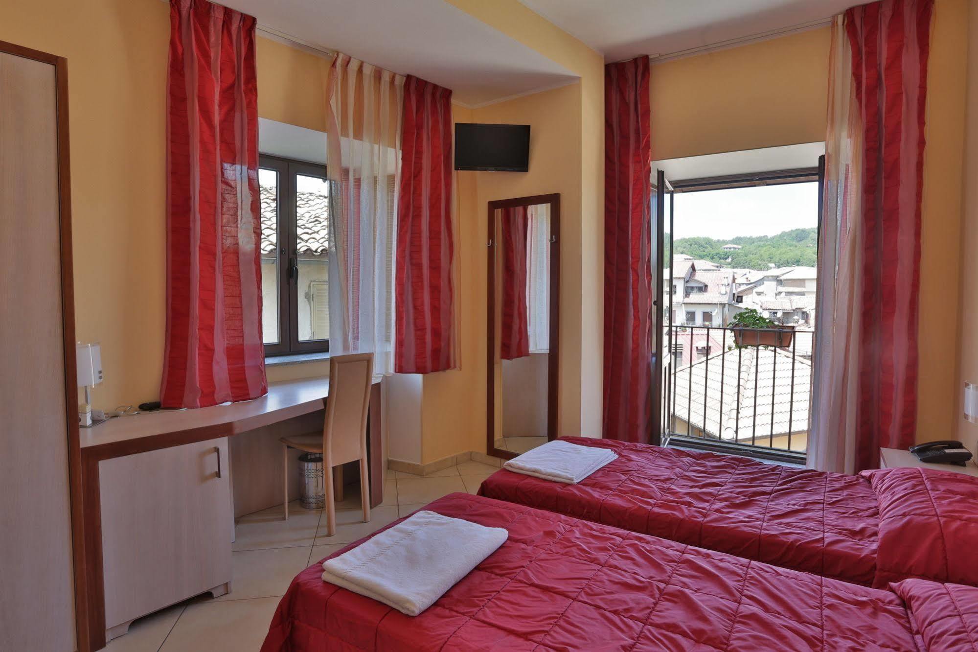 Hotel Conte Ruggero Serra San Bruno Bagian luar foto