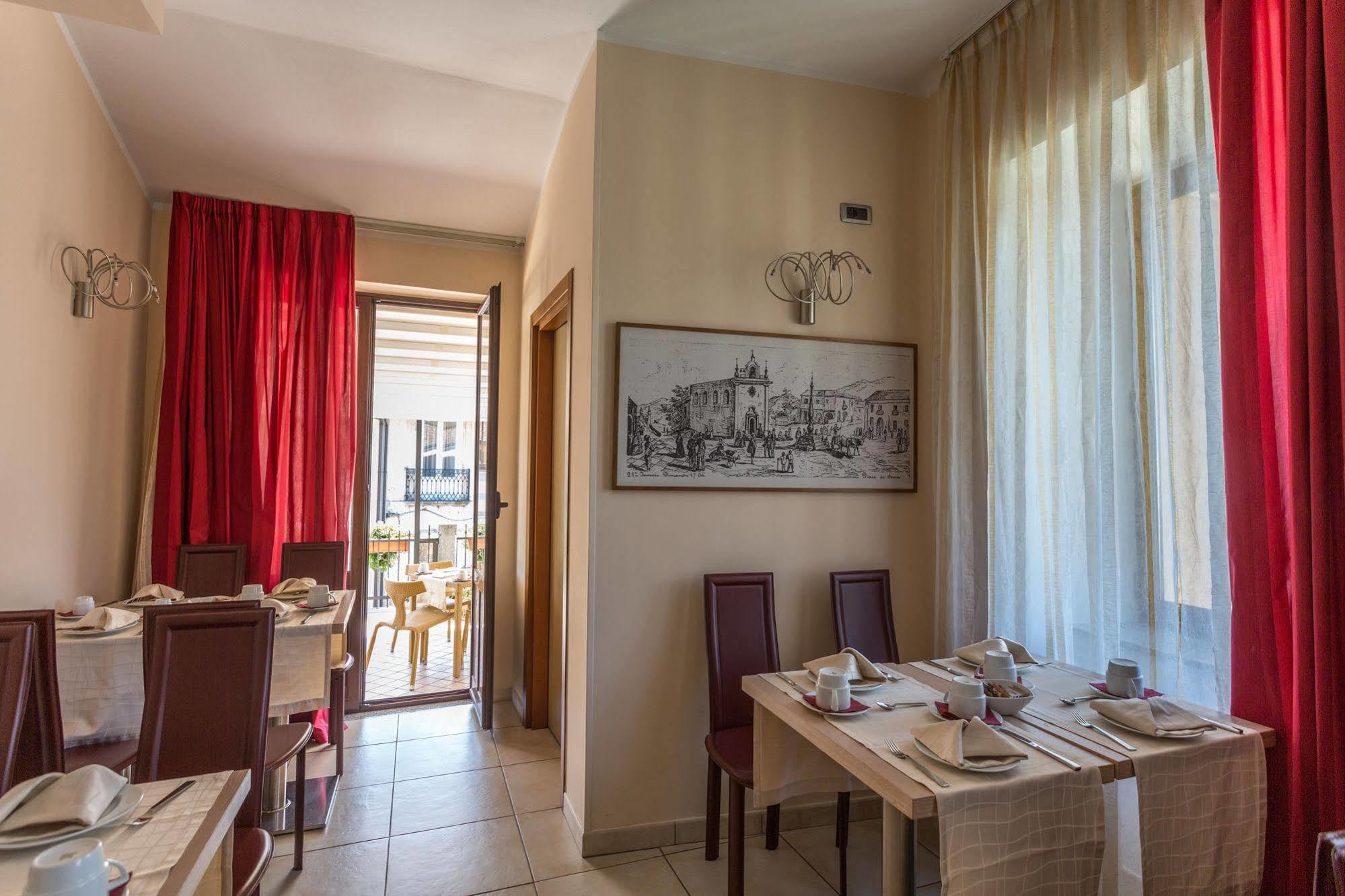 Hotel Conte Ruggero Serra San Bruno Bagian luar foto